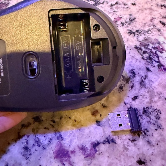 USB Wireless Black Computer Mouse - Picture 4 of 4